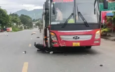 Xe khách lấn làn trên quốc lộ 20, tông học sinh đi xe máy tử vong