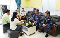 Bàn giao "Nhà đồng đội" cho các gia đình quân nhân có hoàn cảnh khó khăn