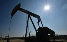 OPEC+ tiếp tục bơm dầu ra thị trường