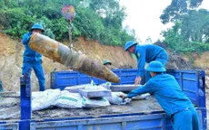 Nghệ An: Tiêu huỷ quả bom nặng nửa tấn còn nguyên kíp nổ, cách nhà dân 50m