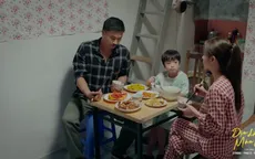 Dịu dàng màu nắng - Tập 28: Tình cũ gọi điện cho Lan Anh đúng lúc chồng con đến thăm