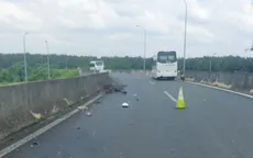 Chạy xe máy vào đường dẫn cao tốc, 1 người bị xe khách tông tử vong