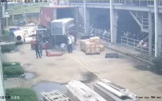 Bị kiện hàng đè lên người, người đàn ông ở Phú Thọ tử vong