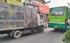 Công an điều tra vụ tài xế xe tải cầm dao truy đuổi tài xế xe buýt ở TP Hồ Chí Minh