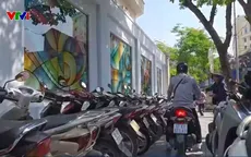 “Thổi” giá vé gấp 2 - 3 lần tại điểm trông giữ xe không dùng tiền mặt ở Hà Nội