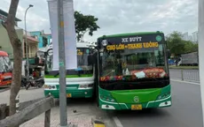 Tạm đình chỉ 2 tài xế xe buýt rượt đuổi, ép nhau trên Quốc lộ 1