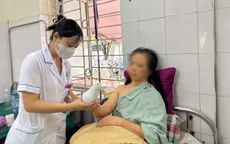 Gặp tai nạn với máy xay thịt, người phụ nữ mất gần cả bàn tay