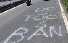 CSGT cảnh báo tình trạng tự ý viết vẽ "bắn tốc độ" trên đường