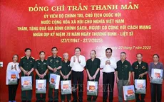 Chủ tịch Quốc hội tri ân các Anh hùng Liệt sỹ, người có công tại tỉnh Thái Nguyên