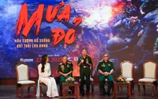 Nhân chứng lịch sử bật khóc khi xem “Mưa đỏ”