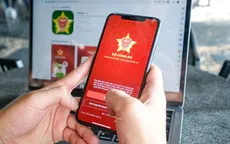 Hà Nội: Tuyên truyền, hướng dẫn người dân sử dụng VNeID làm thủ tục lên tàu bay