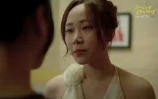 Dịu dàng màu nắng - Tập 38: Lan Anh phát hiện em gái hàng xóm nhòm ngó chồng mình