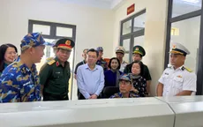 Thành ủy TP Hồ Chí Minh đến thăm, động viên cán bộ, chiến sĩ Vùng 2 Hải quân