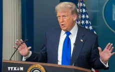 Tổng thống Donald Trump tuyên bố giữ nguyên hạn áp thuế 1/8