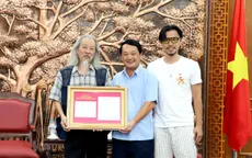 Tỉnh Tuyên Quang tiếp nhận Bút tích bài hát “Tiến quân ca” do con trai cố nhạc sĩ Văn Cao trao tặng