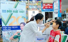  Long Châu và V.Rohto tầm soát thị lực miễn phí – Vì sức khỏe đôi mắt Việt