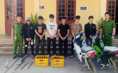 Bắt nhóm “quái xế” chuyên ném vỏ chai bia vào nhà dân ở Nghệ An
