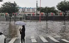Mưa lớn gây ngập lụt diện rộng tại Hàn Quốc