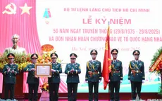 Bộ Tư lệnh Lăng Chủ tịch Hồ Chí Minh đón nhận Huân chương Bảo vệ Tổ quốc hạng Nhất