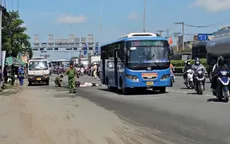 Xe bus va chạm xe máy, một nữ sinh tử vong
