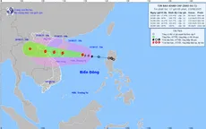 Bão số 5 di chuyển nhanh và liên tục mạnh lên, cách đặc khu Hoàng Sa khoảng 230 km