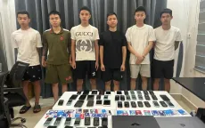 Phá đường dây cho vay lãi nặng lên đến 608%/năm, khóa điện thoại từ xa để siết nợ