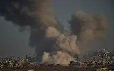 Israel tấn công hai hướng vào Gaza