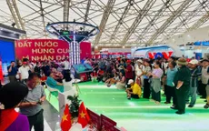 Ký ức một thời sống lại: Khán giả xúc động gặp lại MC quen thuộc của VTV tại Triển lãm Thành tựu đất nước