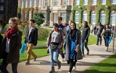 Anh cảnh báo trục xuất du học sinh quá hạn visa