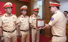 Khen thưởng lực lượng Cảnh sát giao thông tăng cường phục vụ Lễ kỷ niệm A80