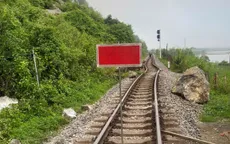 Sạt lở đá làm xô lệch đường ray, đường sắt Bắc - Nam tê liệt