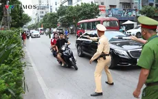 Hà Nội: CSGT xử lý nhiều học sinh đi xe máy không biển, không mũ bảo hiểm