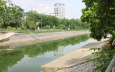 Hà Nội bắt đầu bổ cập nước hồ Tây vào sông Tô Lịch