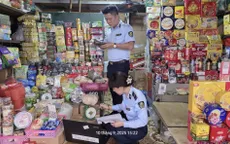 Hà Nội thu giữ hơn 1000 bánh Trung thu và nhiều đồ chơi trẻ em không rõ nguồn gốc