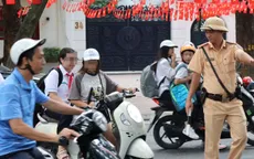 CSGT Hà Nội ra quân, xử lý hàng loạt phụ huynh, học sinh vi phạm giao thông