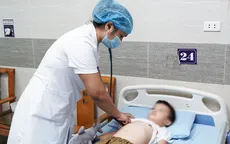 Bé 6 tuổi xuất huyết tiêu hóa do viêm loét dạ dày - tá tràng