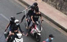 Bắt giữ 10 thiếu niên cầm mã tấu chém người trong quán cà phê tại TP Hồ Chí Minh