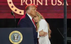 Tổng thống Trump tham dự lễ tưởng niệm Charlie Kirk, kêu gọi MAGA đoàn kết