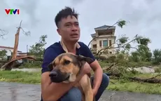 ''Không còn gì nữa, không còn chỗ để về nữa'', người dân khóc nghẹn sau trận lốc dữ