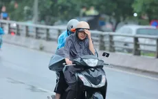 Cảnh báo mưa dông kèm lốc sét, cục bộ mưa lớn tại nội thành Hà Nội