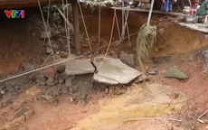 Lào Cai huy động máy xúc, xe tải giải phóng các tuyến đường bị vùi lấp