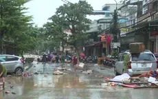 Đường phủ đầy bùn đất, đồ đạc hư hỏng ngổn ngang tại Tuyên Quang