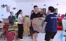 Tình người trong bão lũ