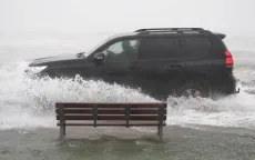 Bão Amy càn quét Anh, Ireland và Hà Lan, hàng trăm nghìn hộ mất điện