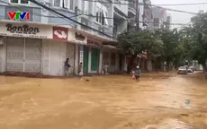 Nước trên sông vượt báo động 3, Cao Bằng căng mình chống lũ