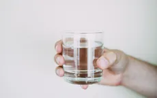 Người đàn ông uống 10 lít nước/ngày vì suy tuyến yên