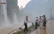 Xuyên đêm khôi phục mạch thông tin liên lạc cho bà con vùng lũ