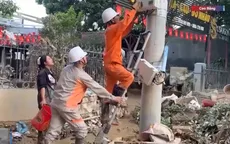 Công nhân điện lực Cao Bằng kiên trì bám trụ, khôi phục sự cố điện sau bão số 11