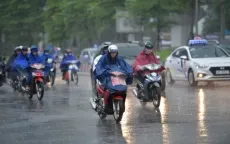 Dự báo thời tiết đêm 18 và ngày 19/10: Hà Nội có mưa rào rải rác, gió Đông Bắc cấp 2-3