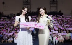 MC Thanh Thanh Huyền giới thiệu văn hóa Việt, hướng dẫn YoonA tạo dáng với nón lá